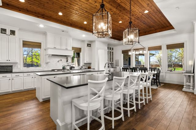 212 Oak Crest Hill Drive, Colleyville, TX 76034