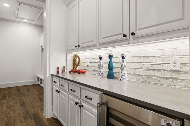 212 Oak Crest Hill Drive, Colleyville, TX 76034