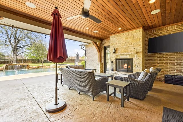 212 Oak Crest Hill Drive, Colleyville, TX 76034