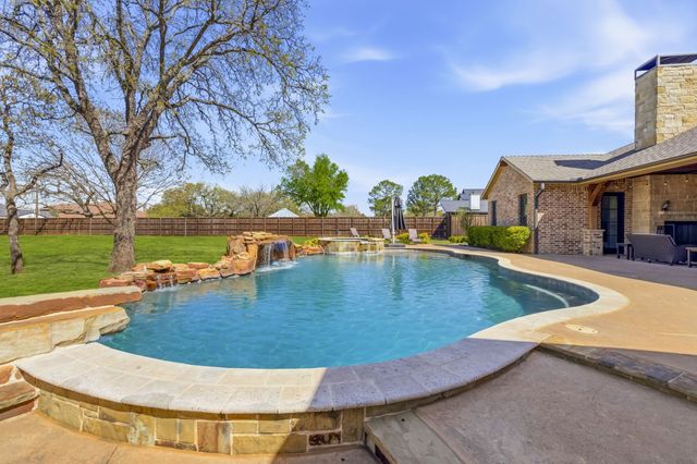 212 Oak Crest Hill Drive, Colleyville, TX 76034