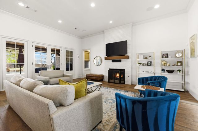 212 Oak Crest Hill Drive, Colleyville, TX 76034