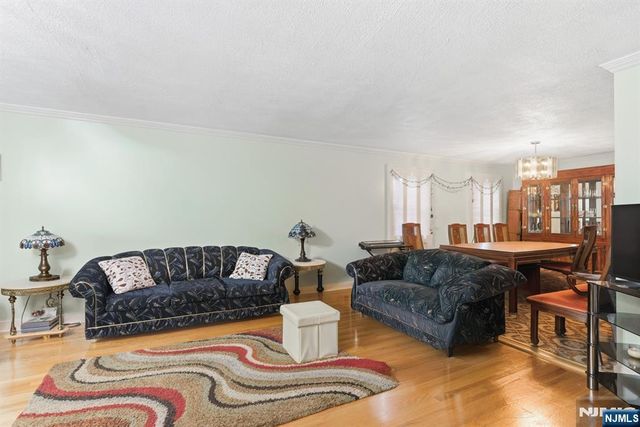 15 Elberta Road, Maplewood, NJ 07040