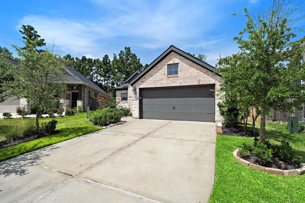 381 Andes Drive, Montgomery, TX 77316