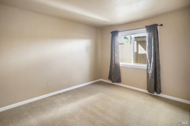 2505 Copperfield Dr, Santa Rosa, CA 95401