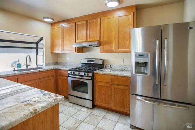 2505 Copperfield Dr, Santa Rosa, CA 95401