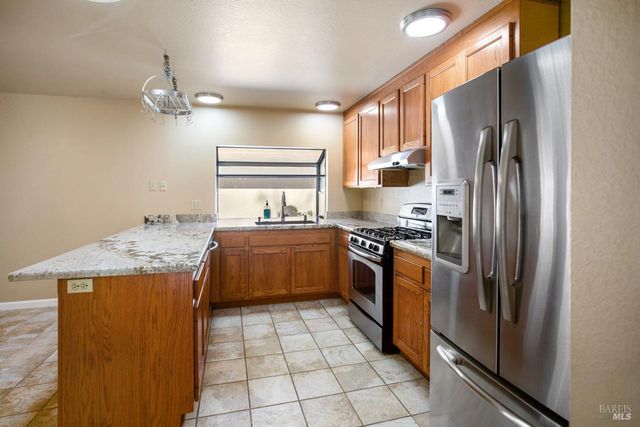 2505 Copperfield Dr, Santa Rosa, CA 95401