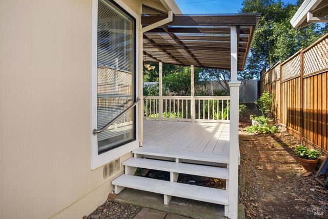 2505 Copperfield Dr, Santa Rosa, CA 95401