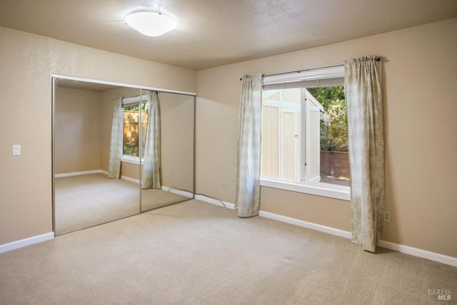 2505 Copperfield Dr, Santa Rosa, CA 95401