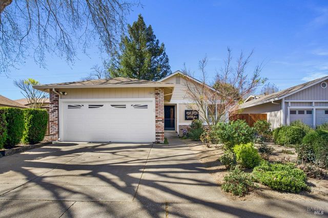 2505 Copperfield Dr, Santa Rosa, CA 95401