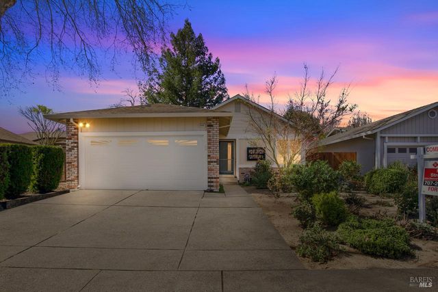 2505 Copperfield Dr, Santa Rosa, CA 95401