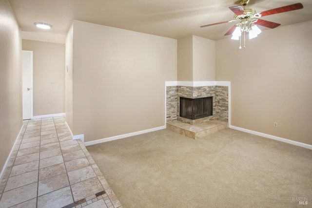 2505 Copperfield Dr, Santa Rosa, CA 95401