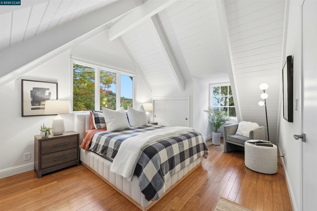 129 Spring Rd, Orinda, CA 94563