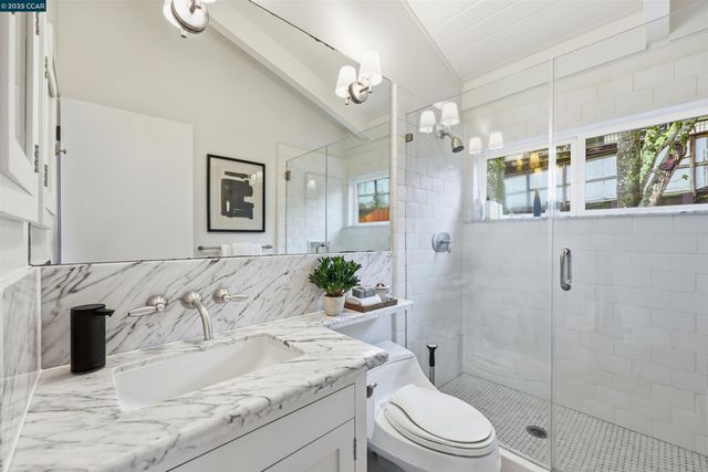 129 Spring Rd, Orinda, CA 94563