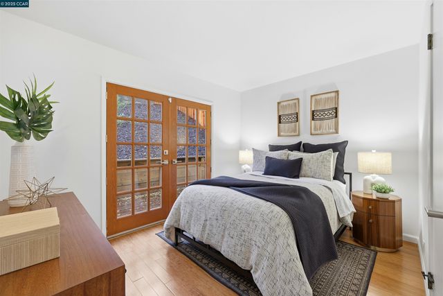 129 Spring Rd, Orinda, CA 94563