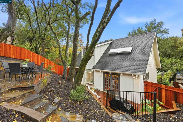 129 Spring Rd, Orinda, CA 94563