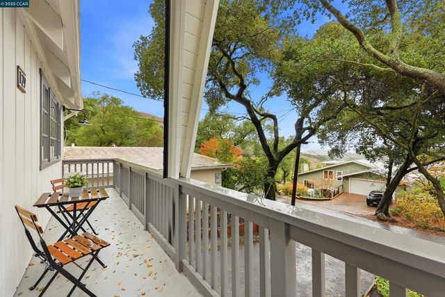 129 Spring Rd, Orinda, CA 94563