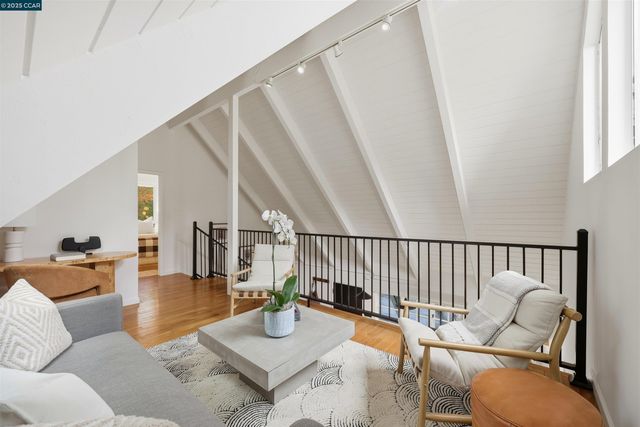 129 Spring Rd, Orinda, CA 94563