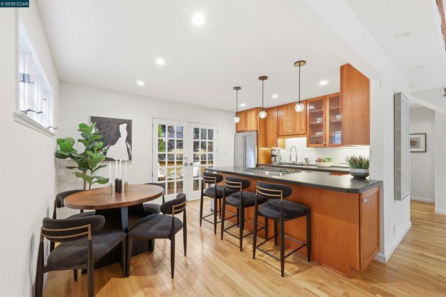 129 Spring Rd, Orinda, CA 94563