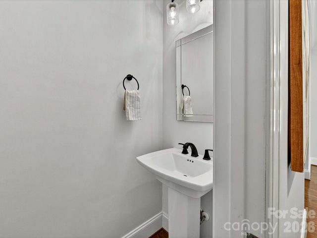 1733 Lela Avenue, Charlotte, NC 28208