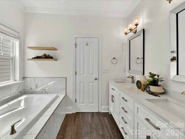 1733 Lela Avenue, Charlotte, NC 28208