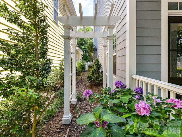 1733 Lela Avenue, Charlotte, NC 28208