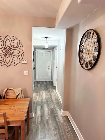 4335 W Irving Park Road 106, Chicago, IL 60641