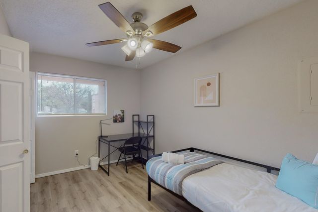 1406 Pennsylvania Street NE 4, Albuquerque, NM 87110