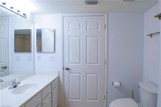 4113 residence DR 211, Fort Myers, FL 33901