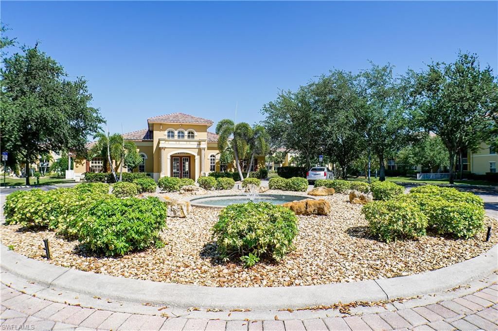 4113 residence DR 211, Fort Myers, FL 33901