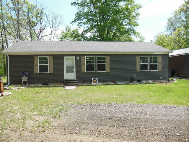 7320 N Clare Avenue, Harrison, MI 48625
