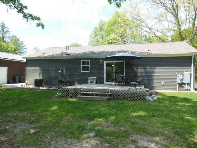 7320 N Clare Avenue, Harrison, MI 48625
