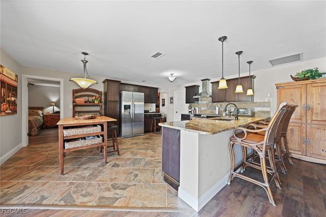 4536 Vinsetta AVE, North Fort Myers, FL 33903