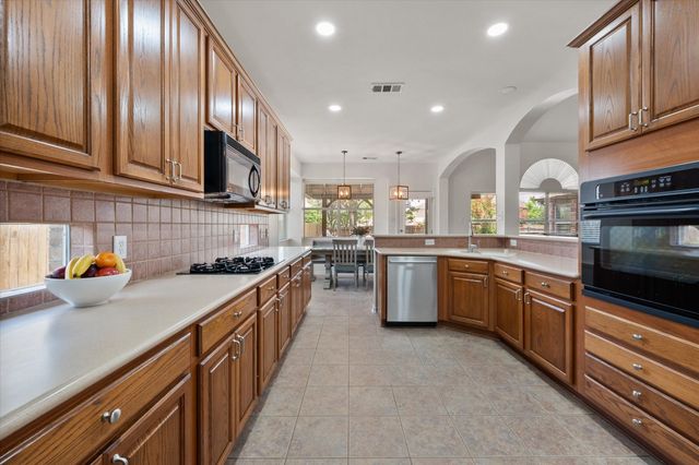 4009 Greenwood Way, Mansfield, TX 76063