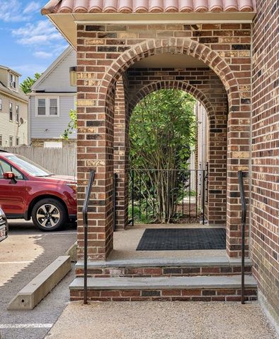 301 Lowell St 12, Somerville, MA 02145
