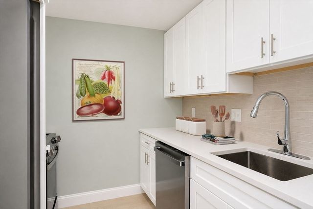 301 Lowell St 12, Somerville, MA 02145