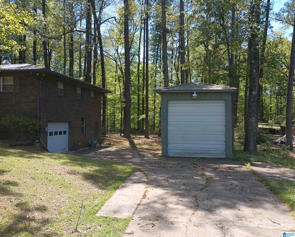 3904 PARKWOOD ROAD, Bessemer, AL 35022