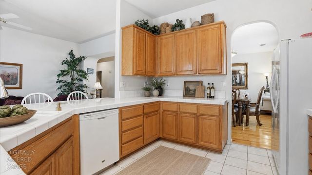 2271 Robert Gabriel Dr, Tracy, CA 95377