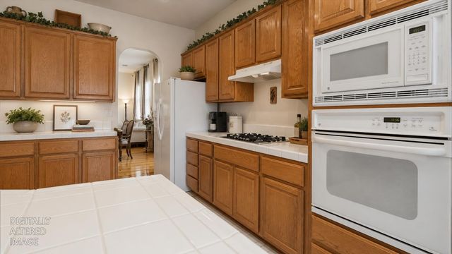 2271 Robert Gabriel Dr, Tracy, CA 95377