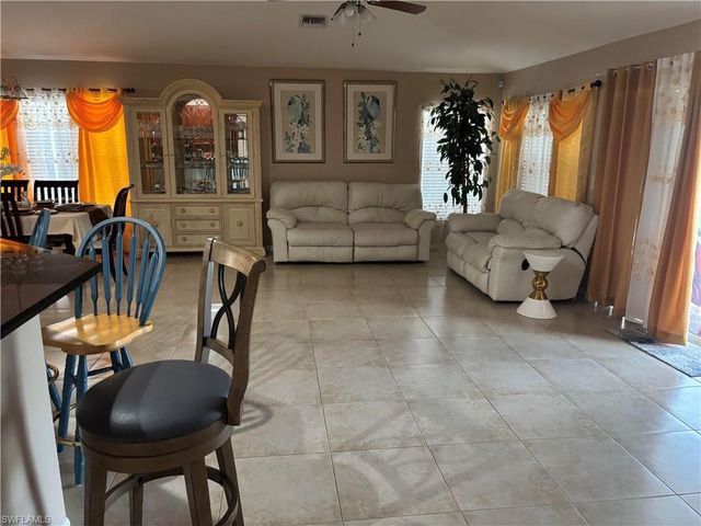 8031 Liriope LOOP, Lehigh Acres, FL 33972