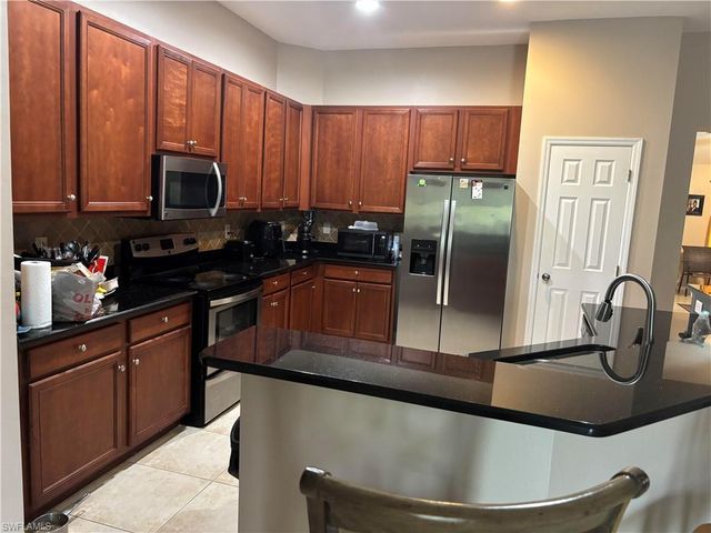 8031 Liriope LOOP, Lehigh Acres, FL 33972