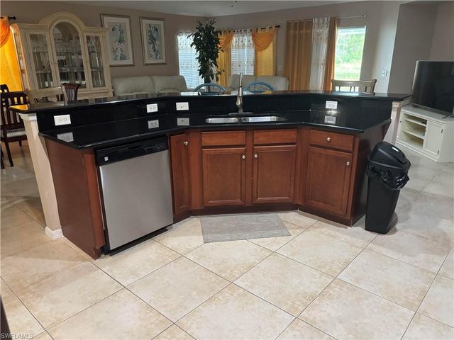 8031 Liriope LOOP, Lehigh Acres, FL 33972