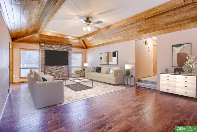 9404 Valaretta Drive, Gretna, NE 68028