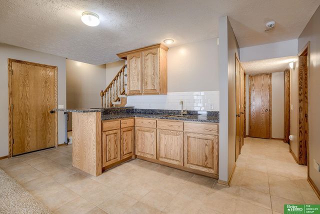 9404 Valaretta Drive, Gretna, NE 68028