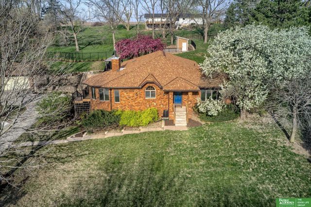 9404 Valaretta Drive, Gretna, NE 68028