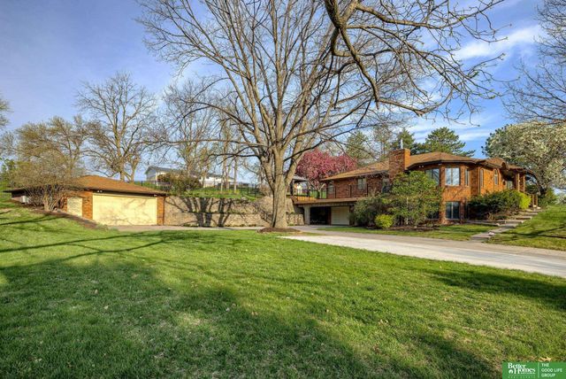 9404 Valaretta Drive, Gretna, NE 68028