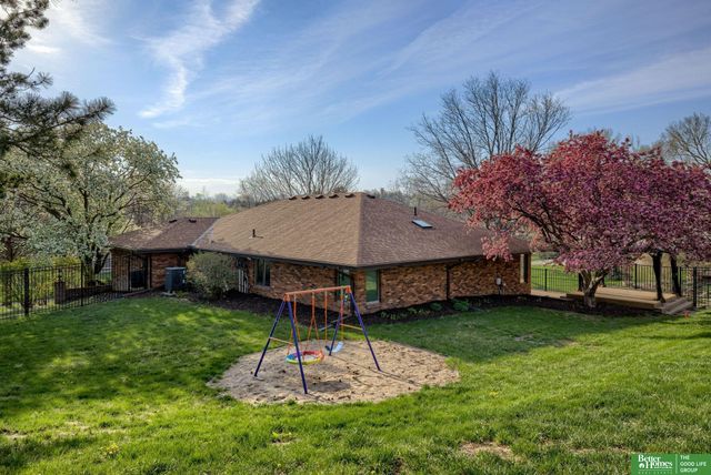 9404 Valaretta Drive, Gretna, NE 68028
