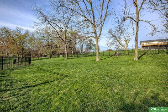 9404 Valaretta Drive, Gretna, NE 68028