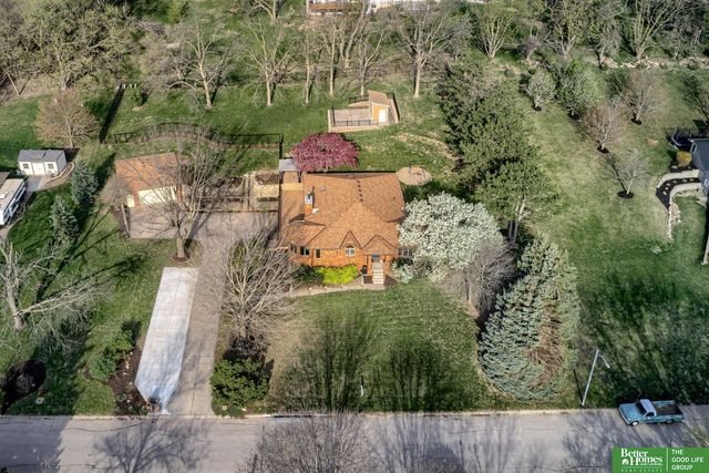 9404 Valaretta Drive, Gretna, NE 68028