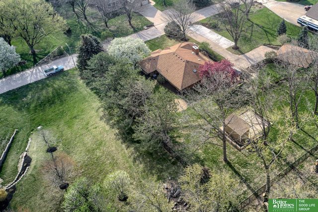 9404 Valaretta Drive, Gretna, NE 68028