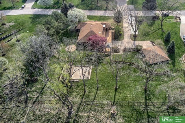 9404 Valaretta Drive, Gretna, NE 68028